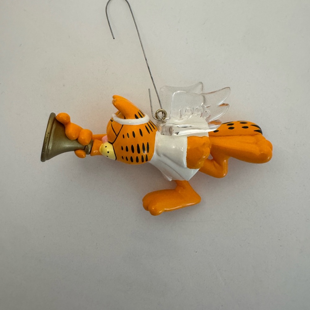 Garfield Holiday Hallmark Ornament Set - Picture 3 of 16